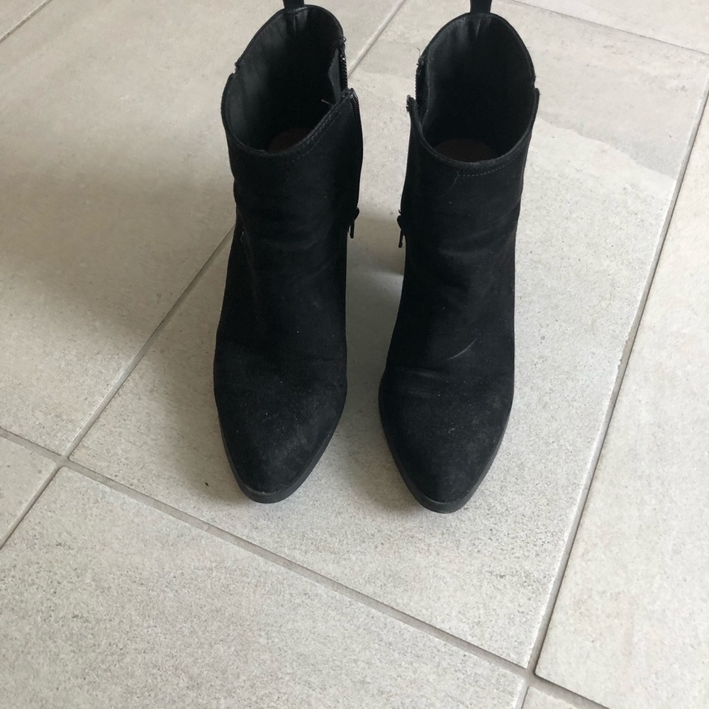 Black ankle boot - Picture 3 of 3